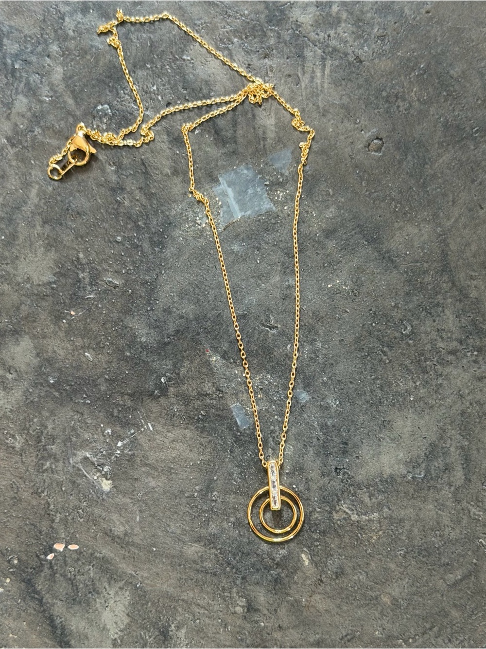 Must Have Gold Double Ring Pendant Necklace